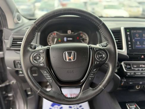 Used 2016 Honda Pilot Touring image 12