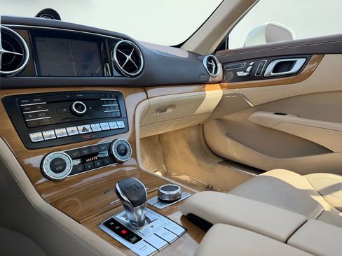 Used 2018 Mercedes-Benz SL 450 image 17