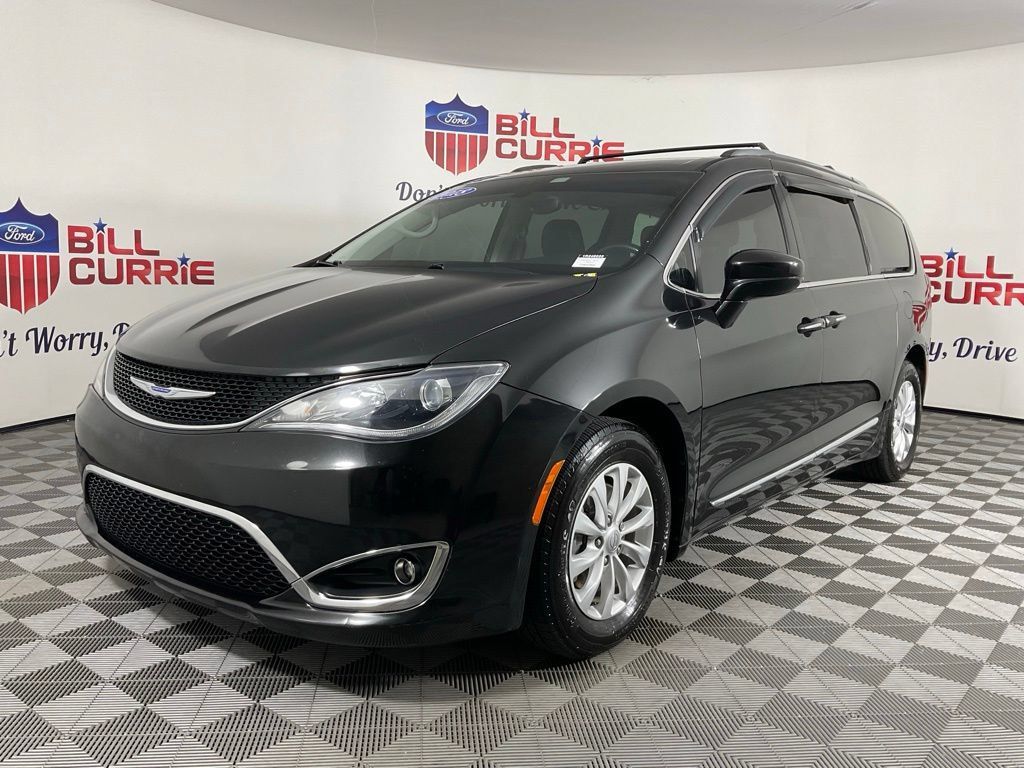 Used 2018 Chrysler Pacifica Touring-L Plus FWD image 7