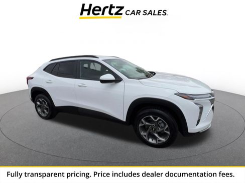 Used 2025 Chevrolet Trax LT FWD image 1