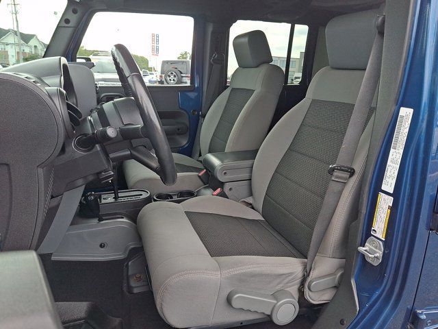 Used 2010 Jeep Wrangler Unlimited Sport AWD/4WD image 17