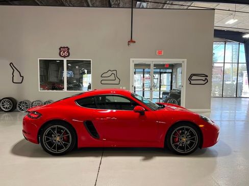 Used 2024 Porsche 718 Cayman S w/ Premium Package image 46