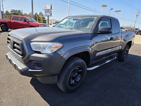 Used 2022 Toyota Tacoma SR image 7