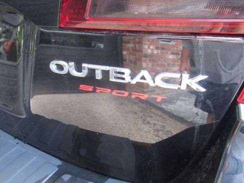Used 2018 Subaru Outback 2.5i Premium AWD/4WD image 9