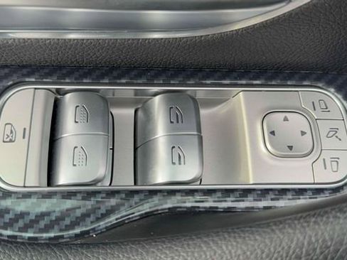 Used 2023 Mercedes-Benz GLS 450 4MATIC image 17