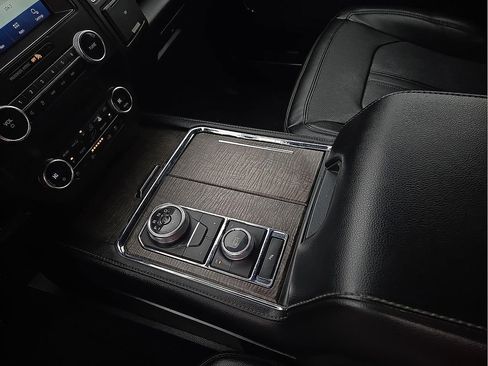 Used 2021 Ford Expedition Max Limited image 21