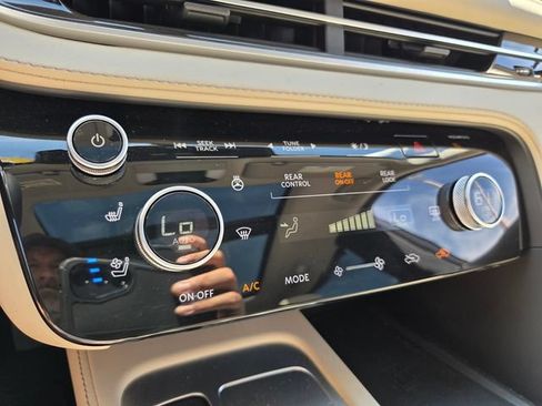 Used 2025 INFINITI QX60 Luxe w/ Vision Package FWD image 30