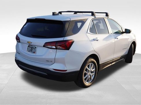 Used 2023 Chevrolet Equinox LT image 3