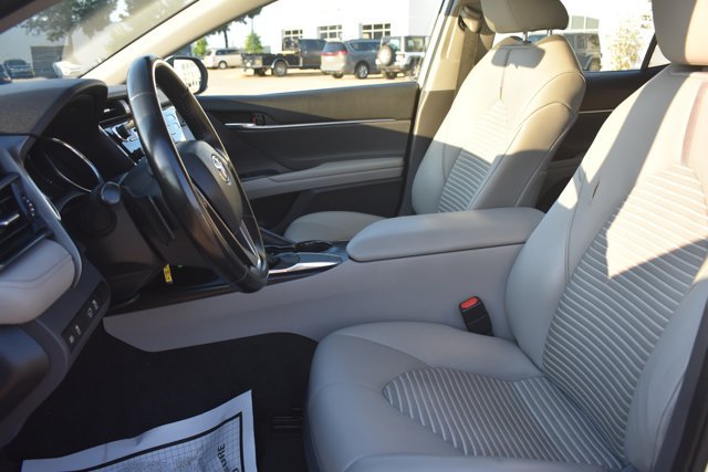Used 2020 Toyota Camry SE FWD image 14