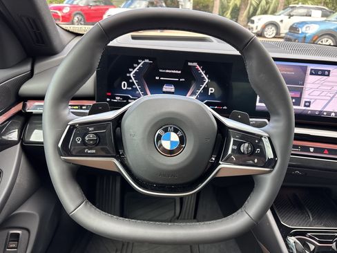 Used 2026 BMW 530i w/ Premium Package RWD image 18