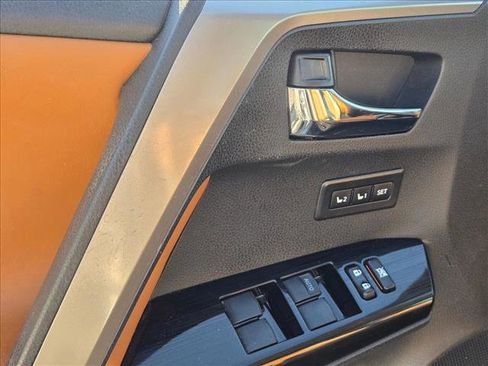 Used 2016 Toyota RAV4 Limited image 9