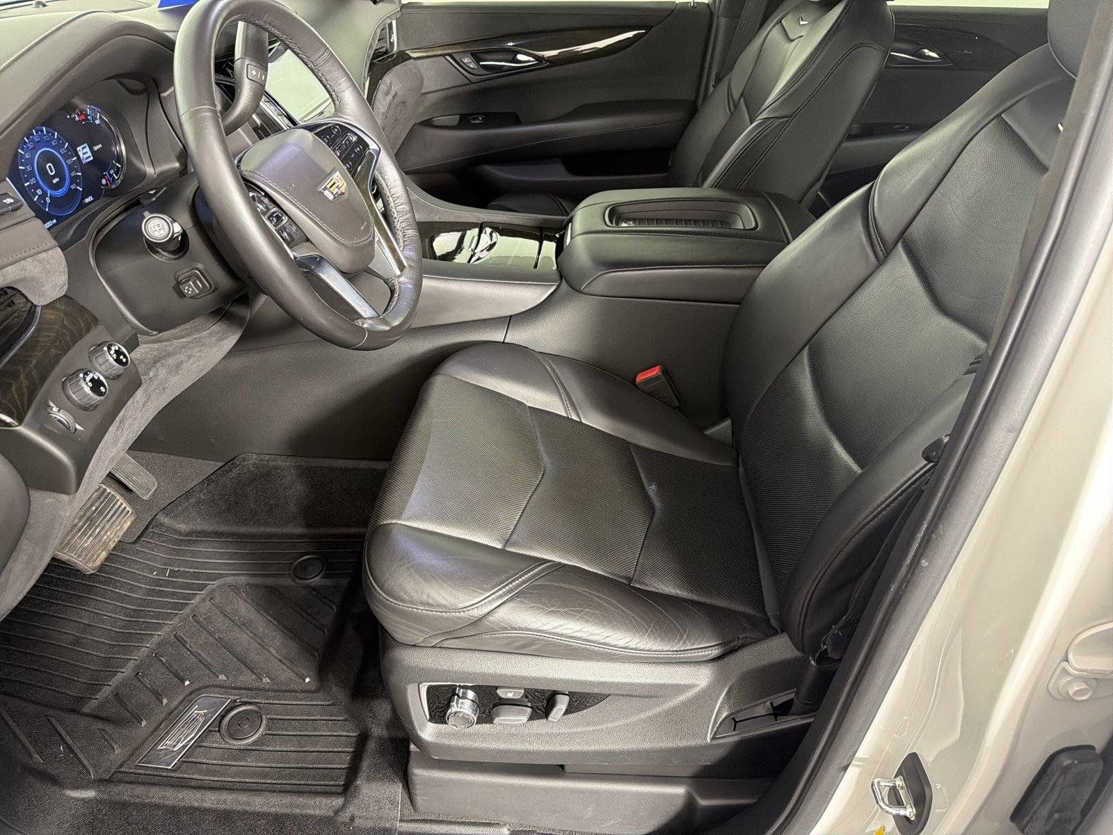 Used 2019 Cadillac Escalade Platinum AWD/4WD image 9