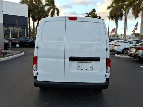 Used 2016 Nissan NV200 S image 5