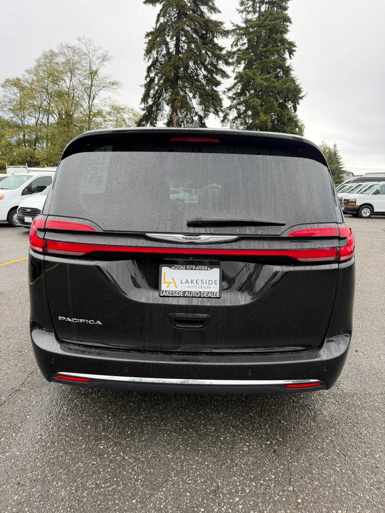 Used 2023 Chrysler Pacifica Touring-L FWD image 7