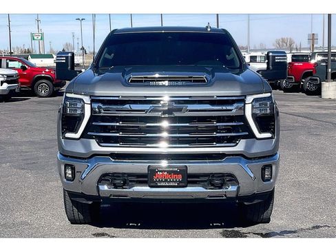 Used 2024 Chevrolet Silverado 3500 LTZ image 3