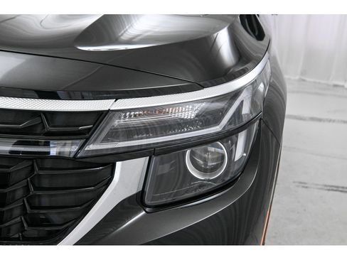 New 2026 Kia Seltos EX image 9