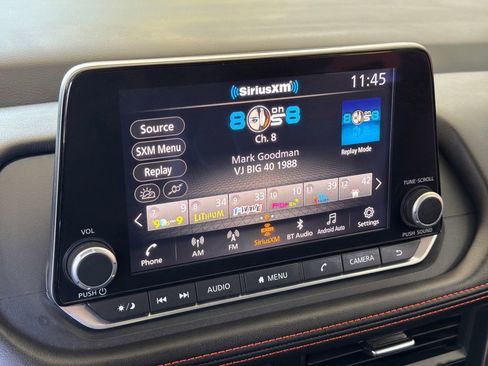 Used 2025 Nissan Rogue SV image 6