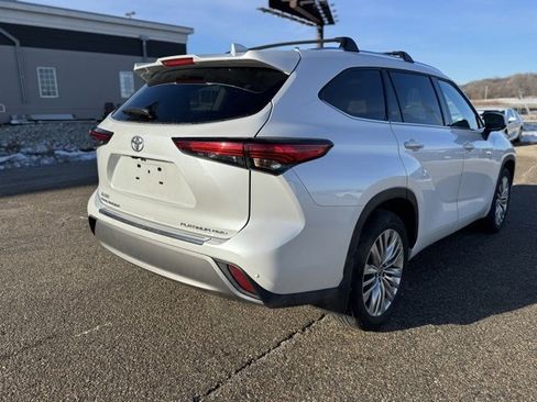 Used 2023 Toyota Highlander Platinum image 14