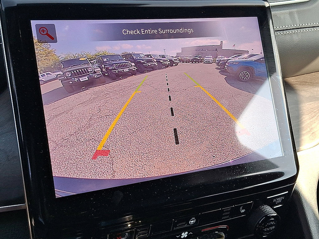 Certified 2025 Jeep Grand Cherokee Limited w/ Trailer Tow Package AWD/4WD image 21