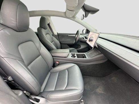 Used 2024 Tesla Model Y Long Range AWD/4WD image 20