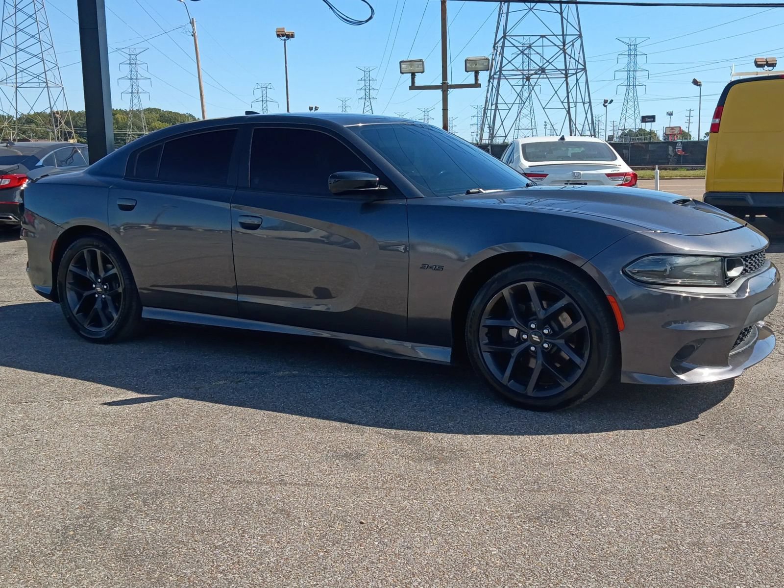 Used 2019 Dodge Charger R/T w/ Blacktop Package RWD image 2