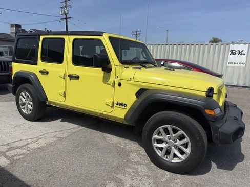Used 2023 Jeep Wrangler Sport S image 4