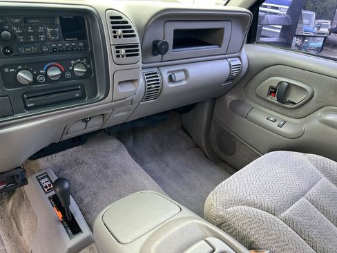 Used 2000 Chevrolet Silverado 3500 4x4 Crew Cab image 11