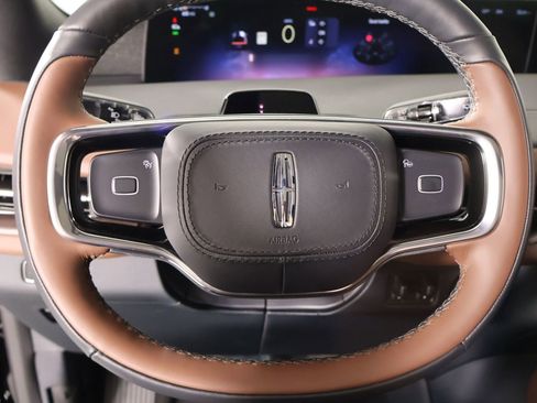 New 2026 Lincoln Navigator Reserve AWD/4WD image 3
