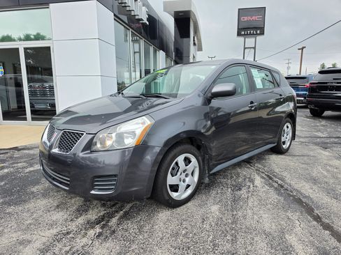 Used 2009 Pontiac Vibe w/ Preferred Package FWD image 1