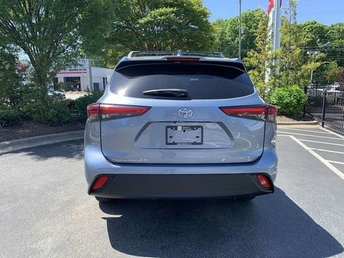Used 2022 Toyota Highlander XLE image 7
