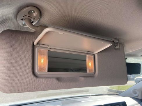 Used 2024 Toyota Sienna Limited FWD image 30