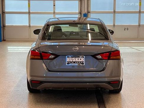 Used 2025 Nissan Altima 2.5 SV FWD image 6