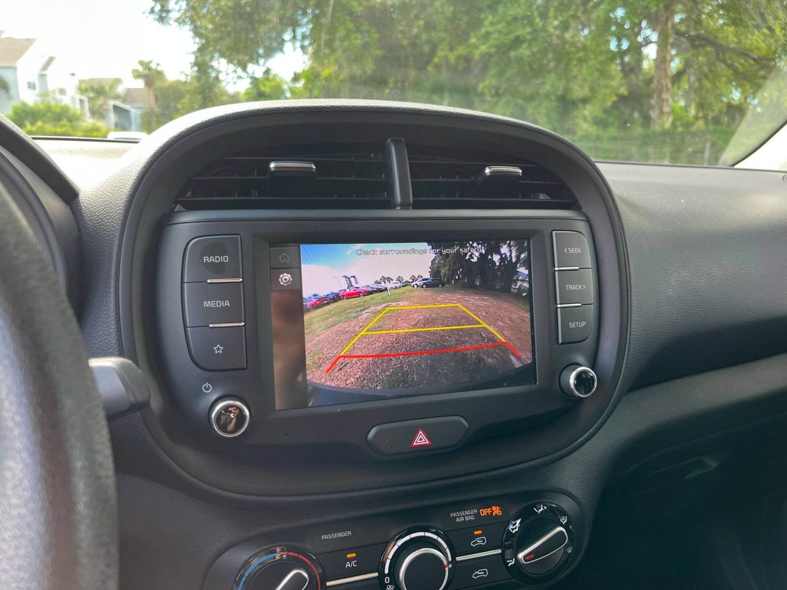 Used 2025 Kia Soul LX w/ LX Technology Package FWD image 21