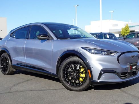 Used 2022 Ford Mustang Mach-E Premium image 4