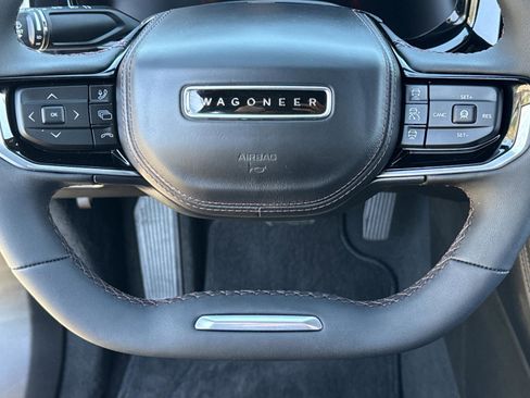 Used 2025 Jeep Wagoneer S Launch Edition image 18