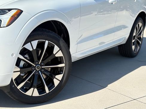New 2026 Volvo XC60 B5 Plus w/ Protection Package Premier AWD/4WD image 8