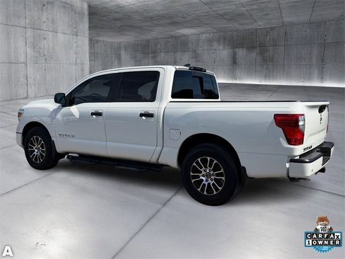 Used 2024 Nissan Titan SV w/ SV Convenience Package image 4