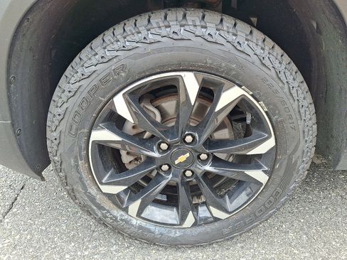 Certified 2023 Chevrolet TrailBlazer LT w/ Convenience Package AWD/4WD image 9