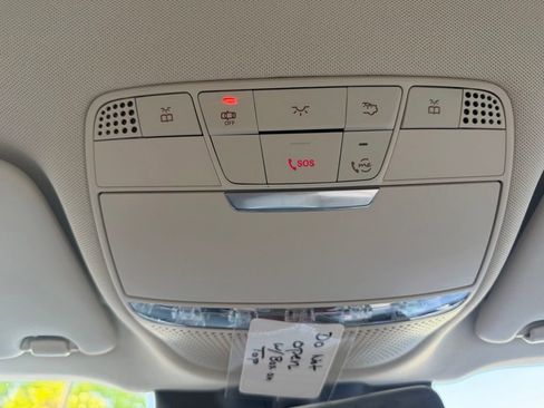 Used 2021 Mercedes-Benz GLC 300 4MATIC image 21