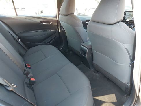 Used 2020 Toyota Corolla LE image 11