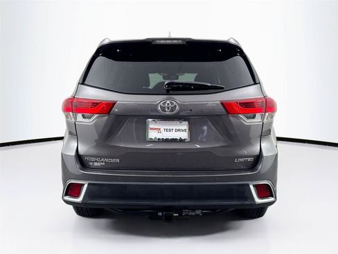 Used 2017 Toyota Highlander Limited FWD image 12