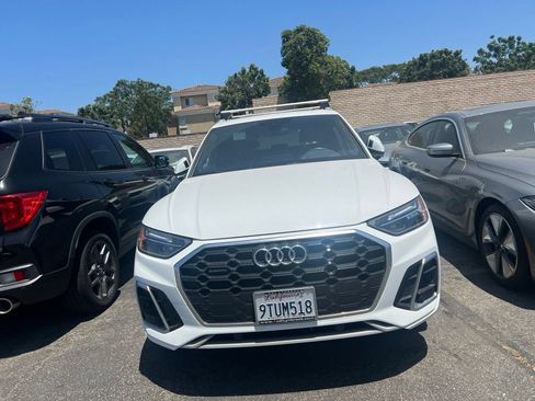 Used 2023 Audi Q5 2.0T Premium w/ Convenience Package AWD/4WD image 2
