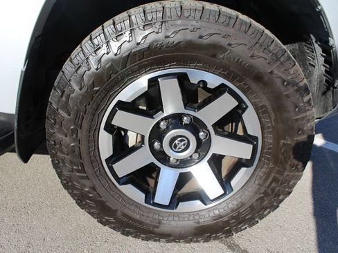 Certified 2024 Toyota 4Runner TRD Off-Road Premium w/ Moonroof Package AWD/4WD image 11