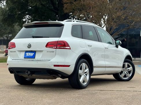 Used 2013 Volkswagen Touareg Hybrid image 4