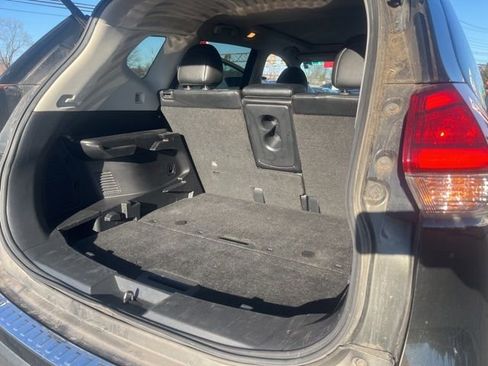 Used 2017 Nissan Rogue SL w/ SL Premium Package image 26