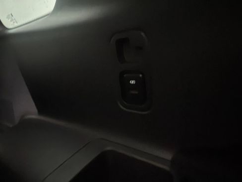 Used 2018 Chevrolet Traverse LT image 24