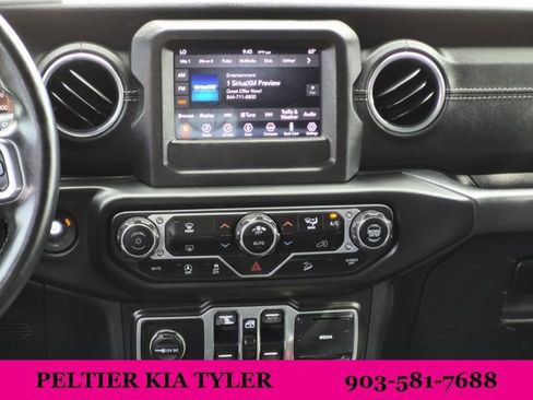 Used 2018 Jeep Wrangler Unlimited Sahara AWD/4WD image 26