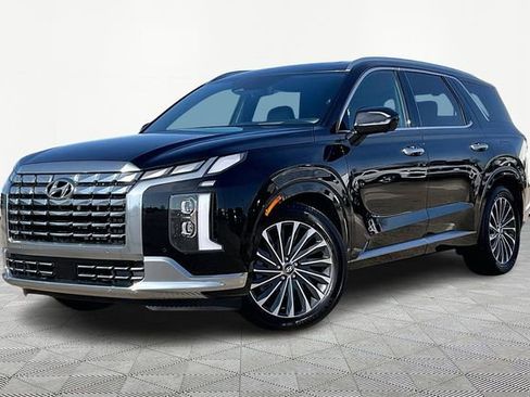 Used 2023 Hyundai Palisade Calligraphy image 2