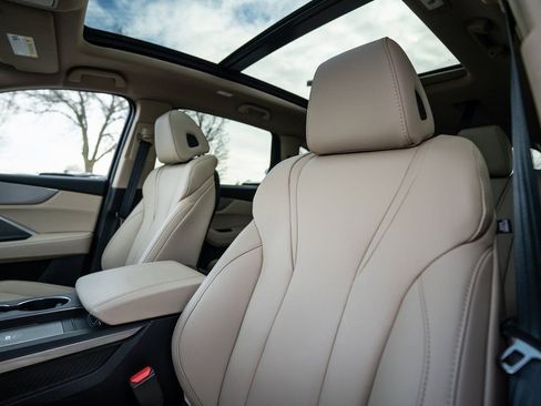 Certified 2025 Acura MDX SH-AWD image 8