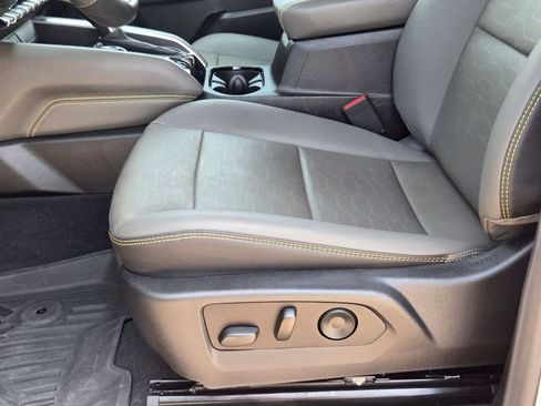 Certified 2024 Chevrolet Colorado ZR2 w/ ZR2 Convenience Package III AWD/4WD image 23